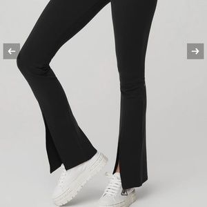 Alo Split Hem Flared Leggings (Airbrush Flutter Leggings)